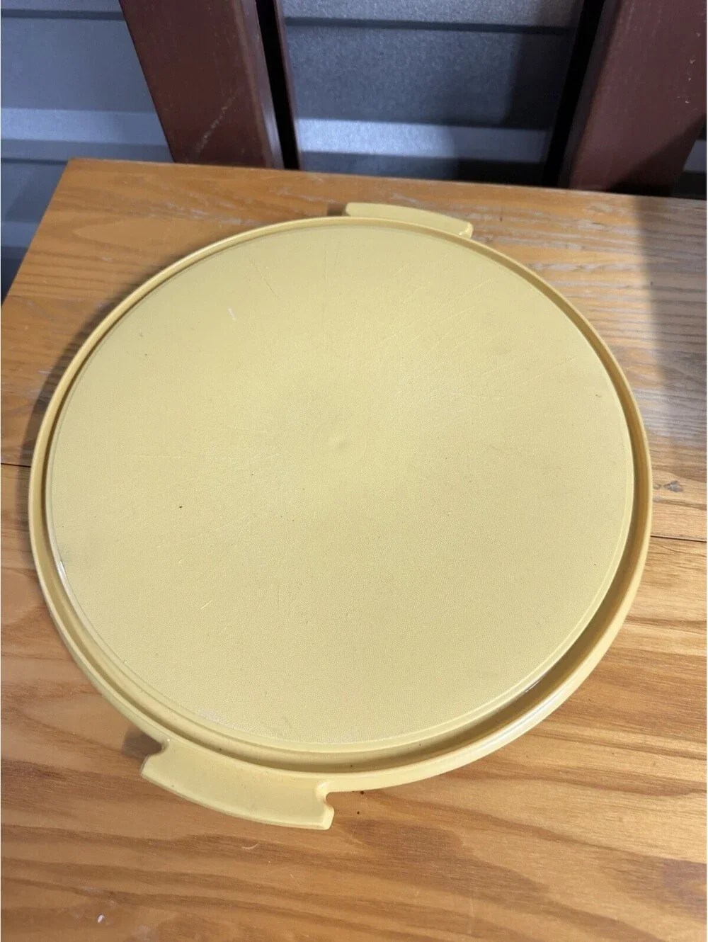 VTG  Tupperware #1832 Yellow 12